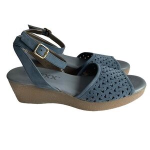 The Flexx Leather Slingback Sandals Womens 7 Blue Low Wedge Heel Open Toe EUC